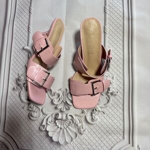 Jessica Carlyle pink buckle sandals size 7